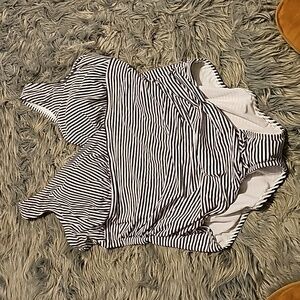 Womens black and white plus sz 3X (24w-26) Nwots!!!Embrace your curves